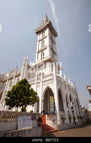 India Kerala, Thrissur (Trichur), cattolica Basilica di Nostra Signora di Dolours, Puttanpalli (Puthan Pally) bibbia landmark tower Foto Stock