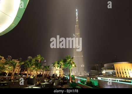 Il Burj Dubai in costruzione di notte, Dubai, Emirati Arabi Uniti Foto Stock