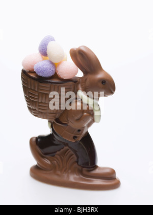 Il cioccolato coniglietto di pasqua con uova zucchero - Foto Stock