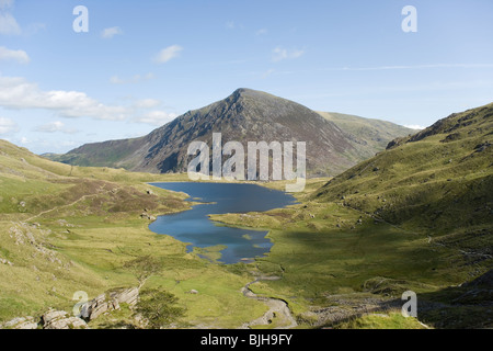 Cwm Idwal e penna yr Ole Wen montagna in Snowdonia, il Galles del Nord Foto Stock