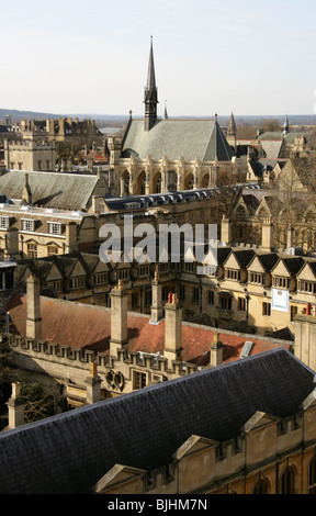 Brasenose College, Exeter College e la cappella dell'Università di Oxford, Oxford, Oxfordshire, Regno Unito. Vista dalla chiesa di Santa Maria a Torre. Foto Stock