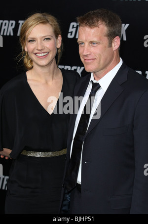 ANNA TORV MARK VALLEY STAR TREK LOS ANGELES PREMIERE HOLLYWOOD Los Angeles CA USA 30 Aprile 2009 Foto Stock