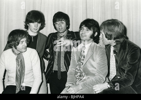 MANFRED MANN - REGNO UNITO gruppo pop nel 1965 da l: Mike uova rotte, Klaus Voorman, Manfred Mann, Tom McGuinness e Mike d'ABO Foto Stock