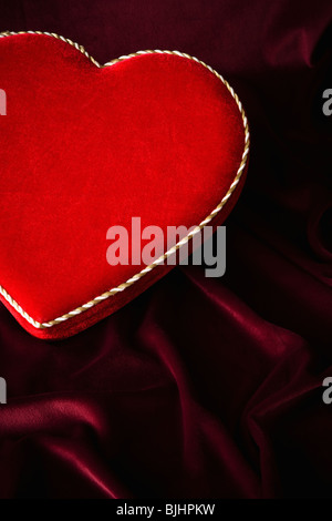 A forma di cuore ad una scatola di cioccolatini Foto Stock