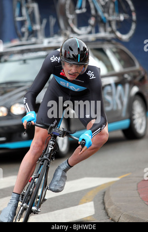 Triplo vincitore del Tour de France Chris Froome del team Sky competere nel tempo in prova del Tour di Catalogna a Lloret de Mar, Spagna 2010 Foto Stock