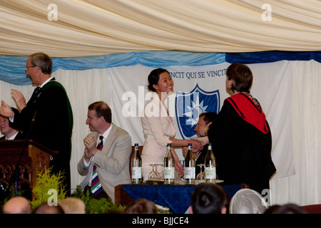 Discorso giorno / Premiazione a Windermere St Anne's scuola pubblica Windermere Foto Stock