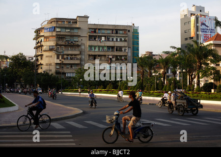 Traffico sulle strade di Saigon o Ho Chi Minh City in Vietnam Foto Stock