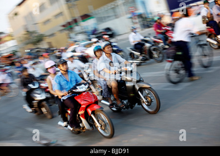 Traffico sulle strade di Saigon o Ho Chi Minh City in Vietnam Foto Stock