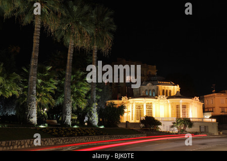 Rotonda dell'ex Bristol Hotel, palme (Washingtonia filifera), Beaulieu sur Mer, Département Alpes Maritimes, Région Foto Stock