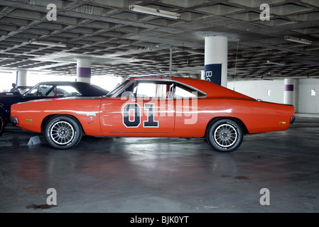 I duchi di Hazzard " Il Generale Lee" 1969 Dodge Charger GEORGE BARRIS RACCOLTA DI KU PETERSEN MUSEUM DI LOS ANGELES USA 13 Ma Foto Stock