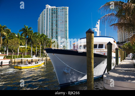 Barche a Ft. Lauderdale fronte fiume, Florida, Stati Uniti d'America Foto Stock