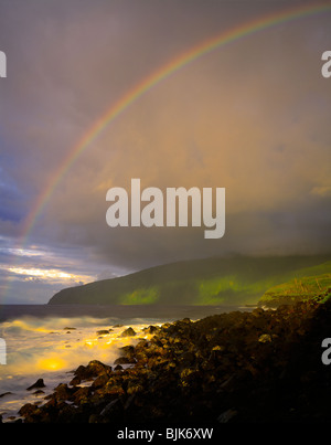 Rainbow a Tufu punto di vista, il Parco nazionale di Samoa Americane American Samoa, Oceano Pacifico del Sud, Ta'u Isola, Manu'un'isola, Foto Stock