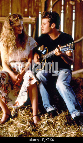 SHOUT (1991) HEATHER GRAHAM, JAMES WALTERS JEFFREY HORNADAY (DIR) 016 Foto Stock