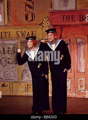 Stella! (1968) Julie Andrews, Daniel Massey ROBERT WISE (DIR) STRR 030 Foto Stock