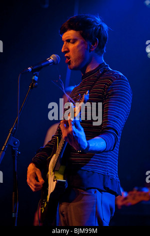 Il cantante e front man Troy Bruno Balthazar dell'U.S. Banda di Hawaiian Chokebore vivere nel luogo Schueuer, Lucerna, Svizzera Foto Stock