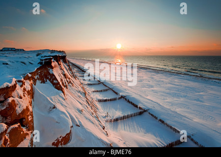 Rotes Kliff, Red Cliff, in inverno con neve sull'isola di Sylt, Schleswig-Holstein, Germania, Europa Foto Stock