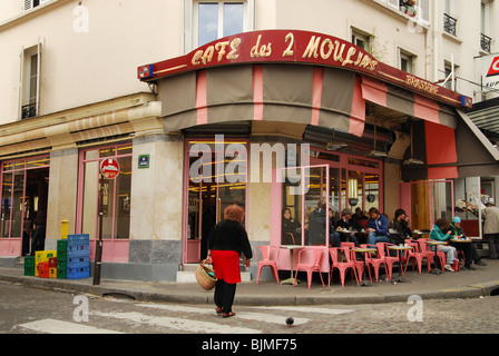 Ingresso del Cafè des 2 Moulins famoso per Amelie film Parigi Francia Foto Stock