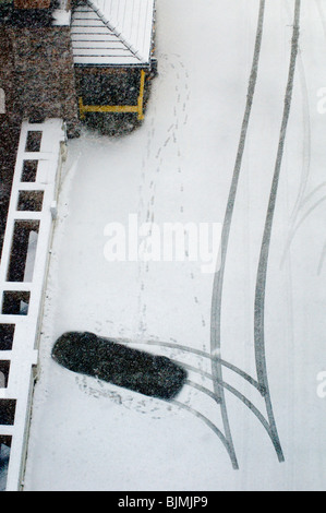 Inverno meteo con le automobili e neve Foto Stock