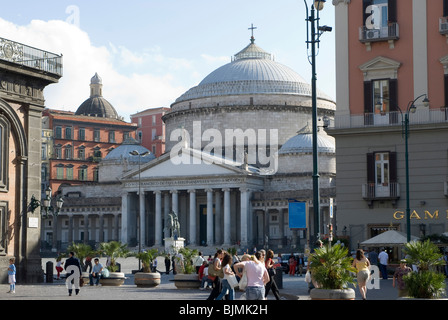 L'Italia, Campania, Napoli Piazza del Plebiscito, S. Francesco di Paolo Foto Stock