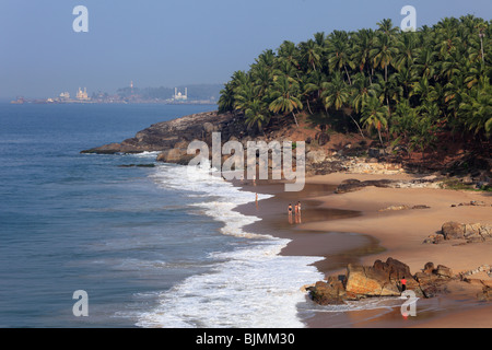 Spiaggia di sabbia a sud di Vizhnijam, Malabarian Costa, il Malabar, Kerala, India, Asia Foto Stock