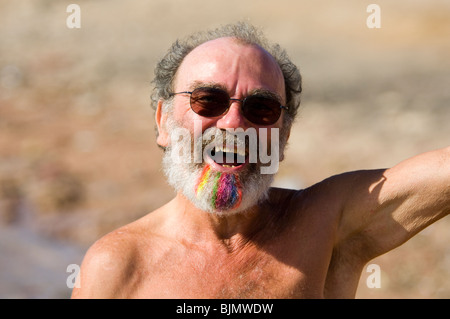 Un uomo più anziano per mostrare diverse emozioni Foto Stock