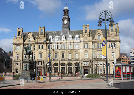 Il vecchio ufficio postale edificio, City Square, Leeds, West Yorkshire, Inghilterra, Regno Unito Foto Stock