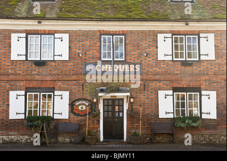 Il Chequers si trova una casa pubblica nel villaggio di Fingest Bucks REGNO UNITO Foto Stock