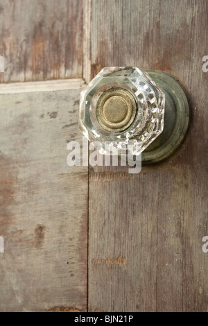 Porta di antiquariato e masaneta Foto Stock