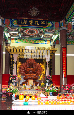 Statua di Buddha nel tempio di Kek Lok Si, Penang, Malaysia Foto Stock