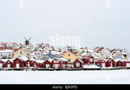 Villaggio di Fiskebackskil durante il freddo inverno 2010 sulla costa di Bohuslan in Vastra Gotaland Svezia Foto Stock