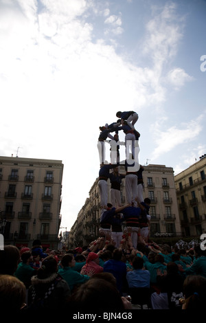 Castellers su Plaça de Sant Jaume , Barcelona Foto Stock