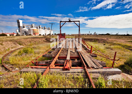 Wallaroo Silos per il grano e la vecchia stazione girare intorno Foto Stock