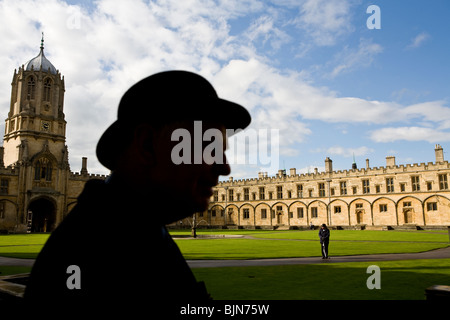 Custodi guardare al di sopra del grande quadrilatero, alla Chiesa di Cristo università di Oxford, Inghilterra Foto Stock