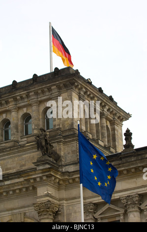 Primo piano del palazzo del Reichstag a Berlino Germania Foto Stock