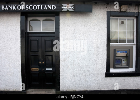 Macchina in contanti presso la Banca di Scozia piazza della chiesa Inveraray Foto Stock