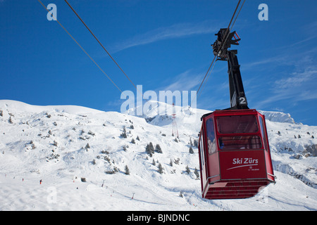 Cavo Trittkopf-car Zurs St San Anton am Arlberg in inverno la neve Alpi austriache Austria Europa Foto Stock