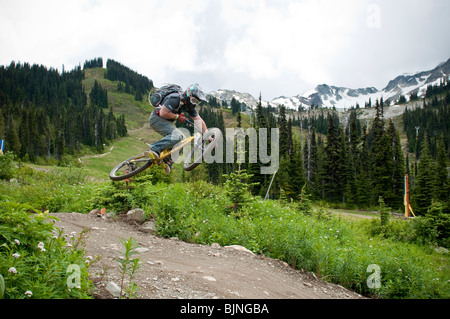 Mountain Bike nel mondo famoso Whistler Bike Park Foto Stock