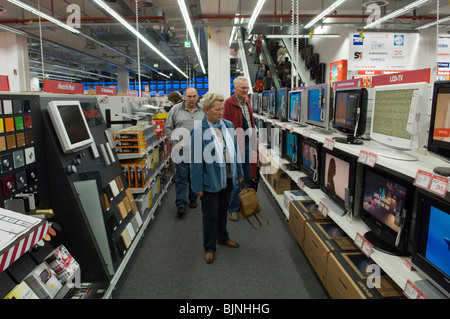 Apertura del Media Markt in un nuovo centro commerciale di Berlino, Germania Foto Stock