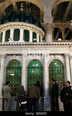 Santuario del Profeta Yahya (Giovanni Battista di Cristiani) all'interno di Umayyad Moschea di Damasco, Siria. Foto Stock