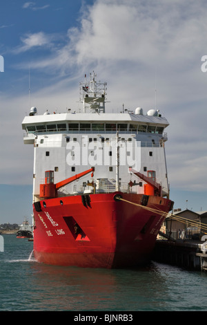 La ricerca polare nave e nave cargo Xue lungo ancorata in Fremantle, Melbourne, Australia. Foto Stock