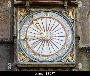 Orologio sulla parte esterna della Cattedrale di Wells Foto Stock