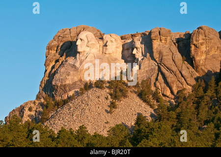 Sunrise, il monte Rushmore e il Monte Rushmore National Memorial, il Dakota del Sud, STATI UNITI D'AMERICA Foto Stock