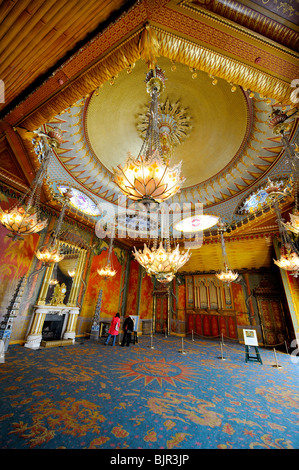 La sala della musica all'interno del Royal Pavilion - Brighton Regno Unito Foto Stock