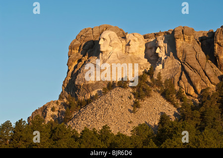 Sunrise, il monte Rushmore e il Monte Rushmore National Memorial, il Dakota del Sud, STATI UNITI D'AMERICA Foto Stock