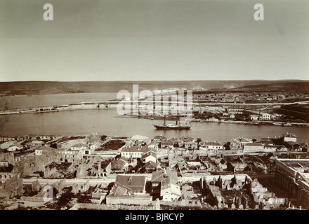 Il South Bay e Cape Paolo, Sebastopoli, Crimea, 1850s. Artista: sconosciuto Foto Stock