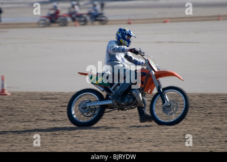 Moto Racing di sabbia sulla spiaggia di Mablethorpe, Lincolnshire, England, Regno Unito Foto Stock