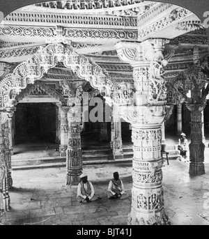 Interno del tempio di Vimala Sah, Mount Abu, India, 1903.Artista: Underwood & Underwood Foto Stock