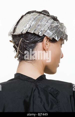 Una donna con i capelli tinti Foto Stock