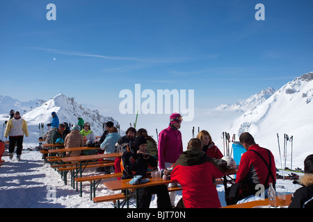 Ulmer Hutte Ristorante di montagna in St San Anton am Arlberg in inverno la neve Alpi austriache Austria Europa Foto Stock