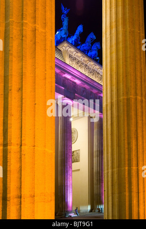 Porta di Brandeburgo durante la festa delle luci 2007, Berlino, Germania Foto Stock